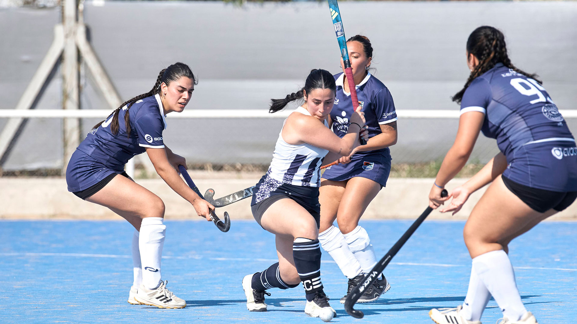Talleres Hockey Damas B Secures Full Quarter-Final Qualification